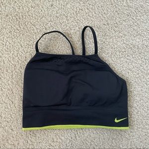 ✔️ Nike Dri-fit Sports Bra